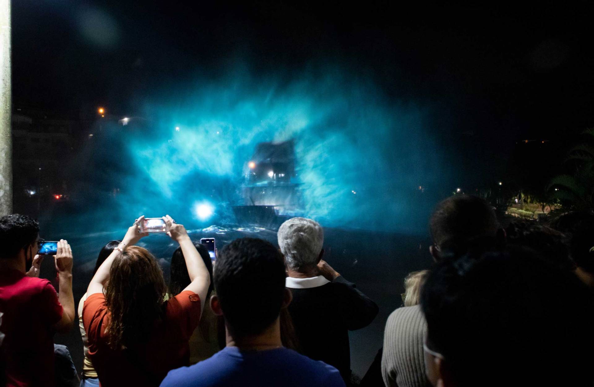 Water Projection · Los Lagos & Atibaia — frame 1